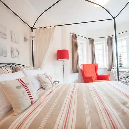 Hotel La Tourelle 3*