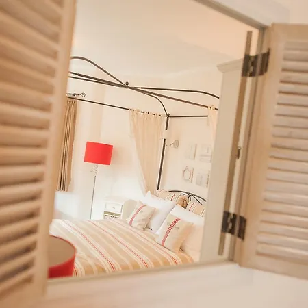 La Tourelle Hotel 3*